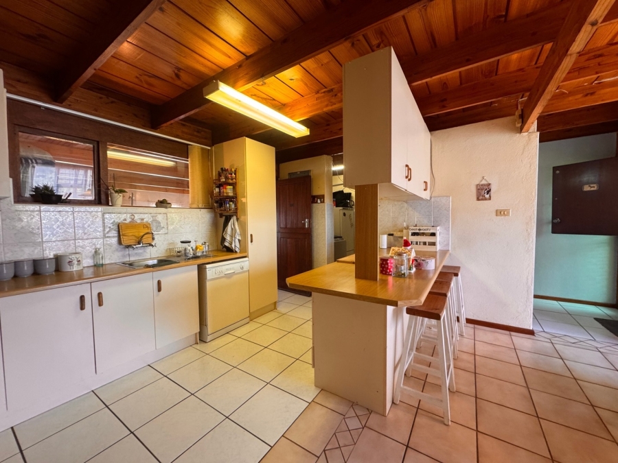 7 Bedroom Property for Sale in Table View Western Cape